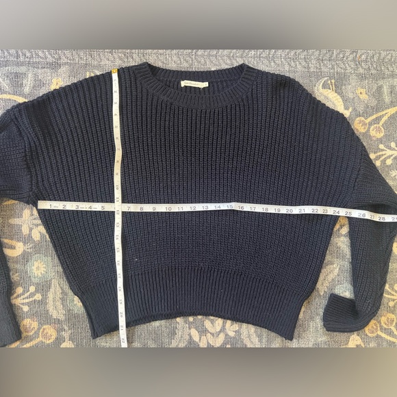Suite Benedict oversized cropped length navy blue 5% alpaca sweater - Picture 5 of 6